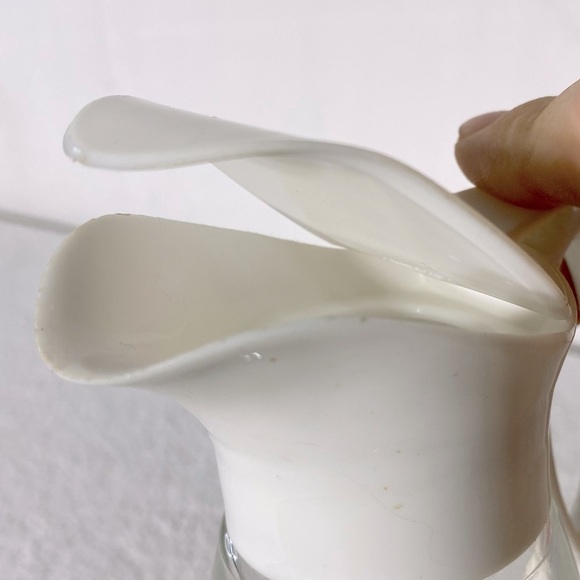 Vintage Log Cabin Clear Glass Plastic Spout Syrup Dispenser - Picture 8 of 12